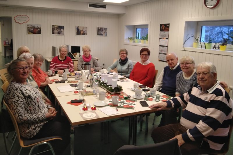 Teilnehmerinnen und Teilnehmer einer Smartphone-Gruppe